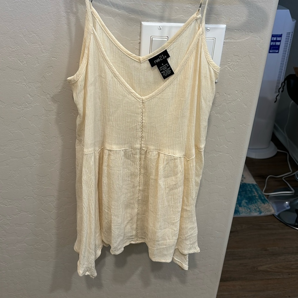 RUE 21 tank